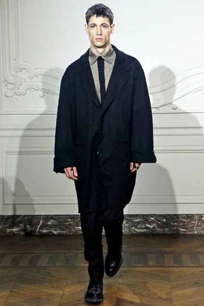 Look 18